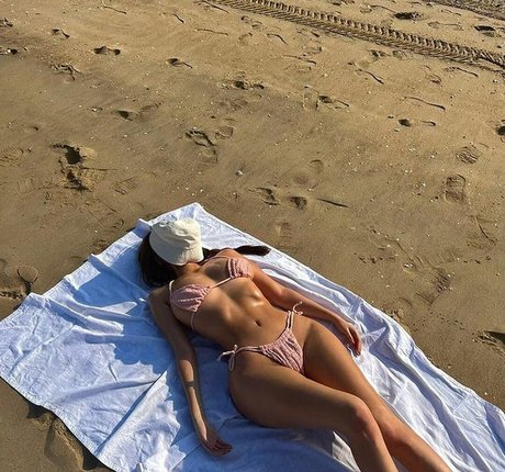 Baek Si Young hot star archive