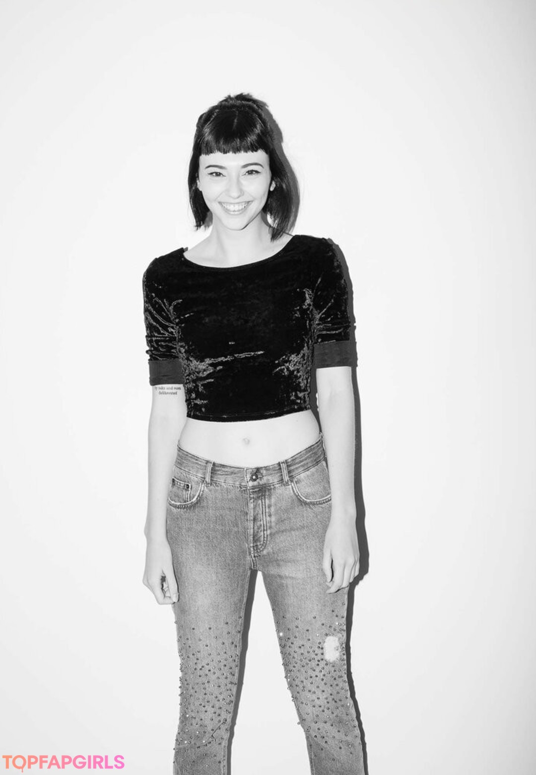 Savannah Brown nice star photo
