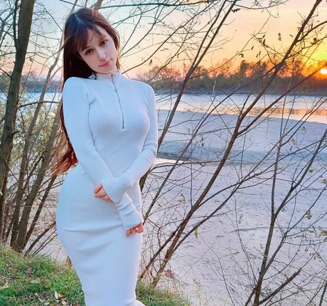 niki tyan17 naked star photo