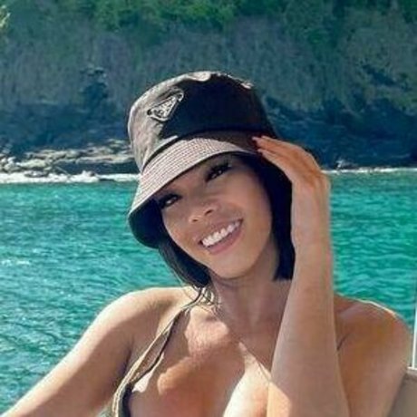 givensomed hot actress pictures