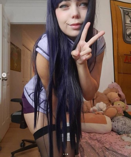 Taell star naked photo