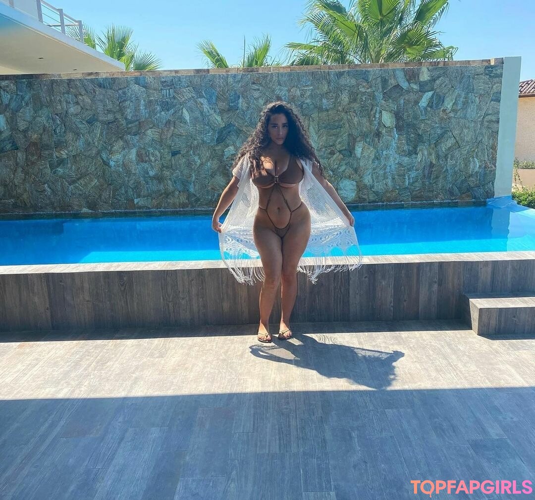 Olivia Hailey top model gallery