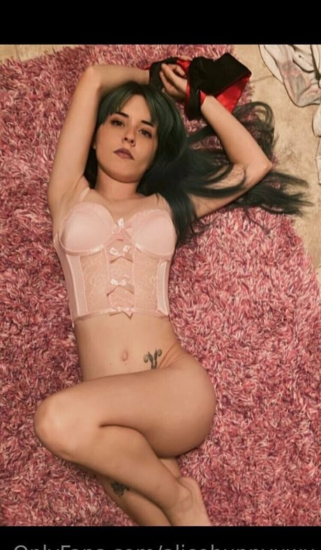 alicebunnyuwu nudes actress images