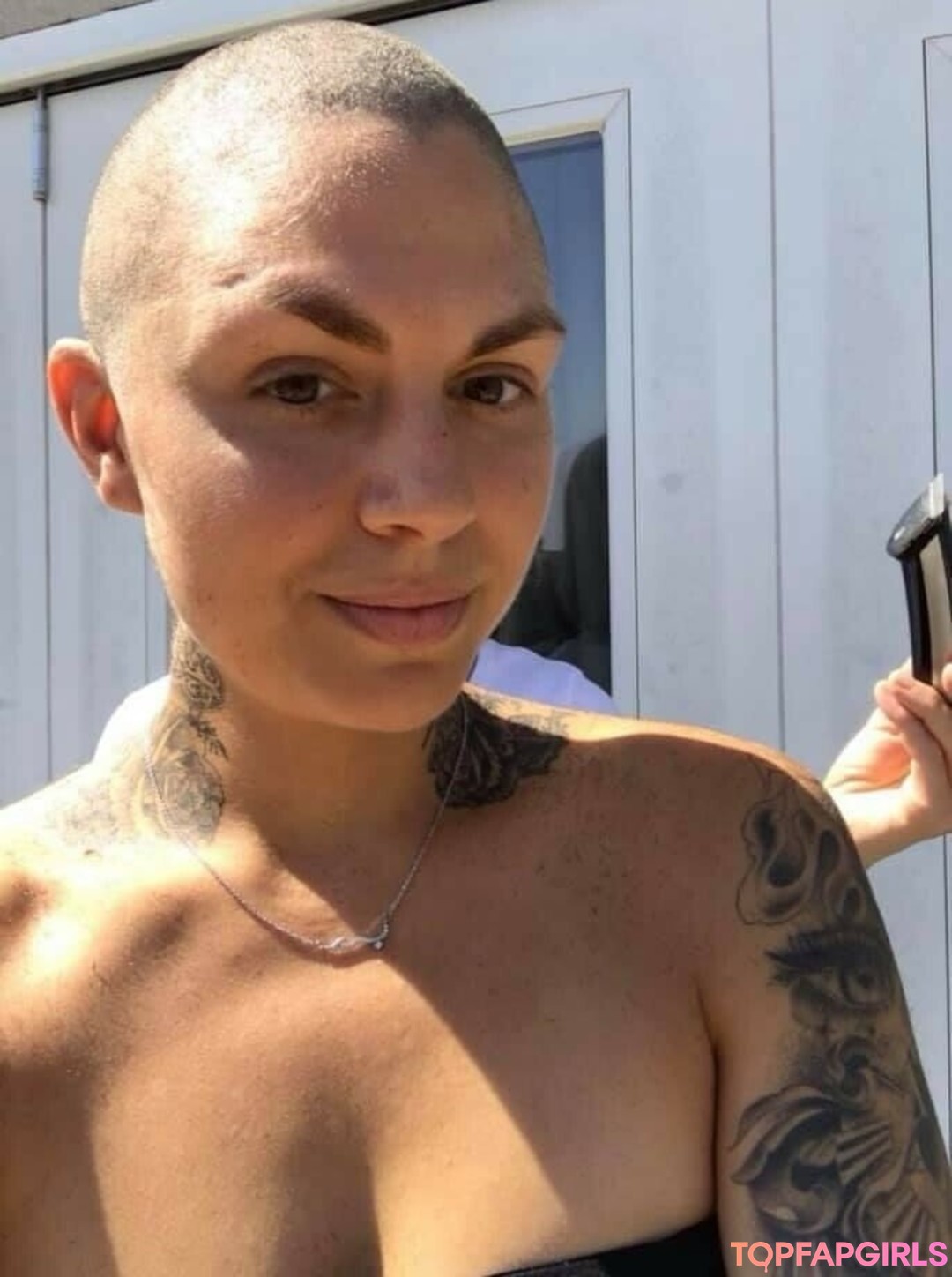 Krewella top profile image