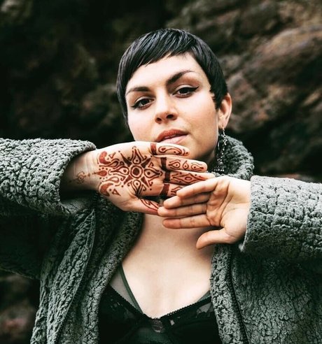 Krewella perfect model pic