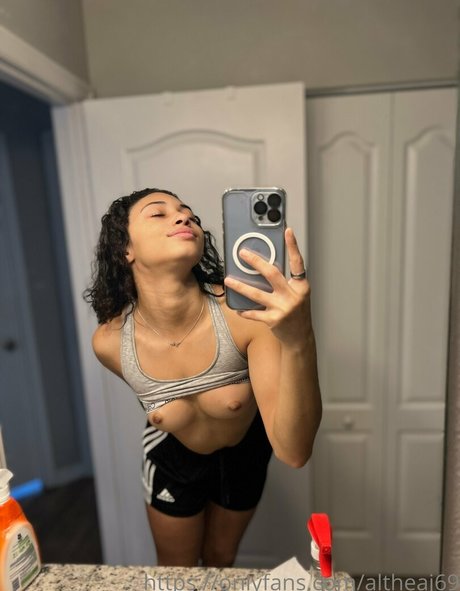 dark skin onlyfans erotic picture