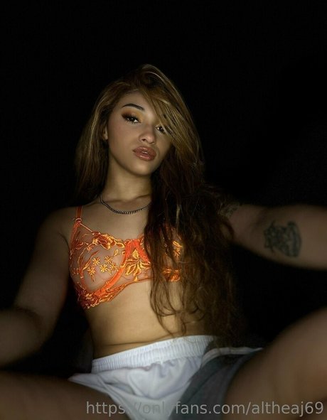 altheaj69 star hot pic