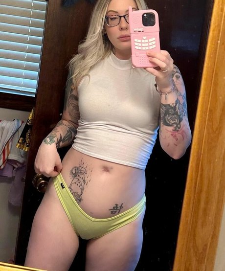 Sarah Karuna Satori pretty pornstar pics