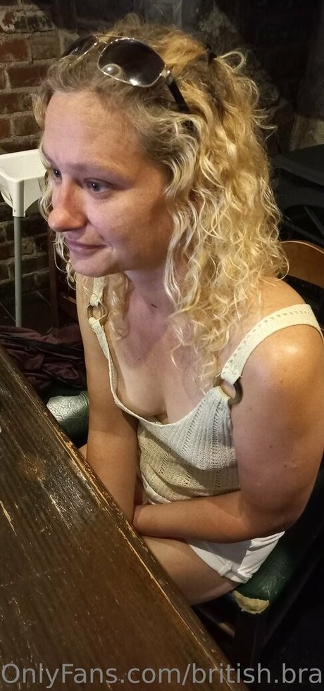 british braless hotwifex top profile image