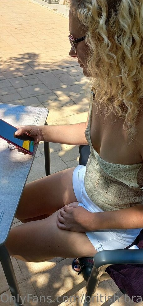 british braless hotwifex star naked pictures