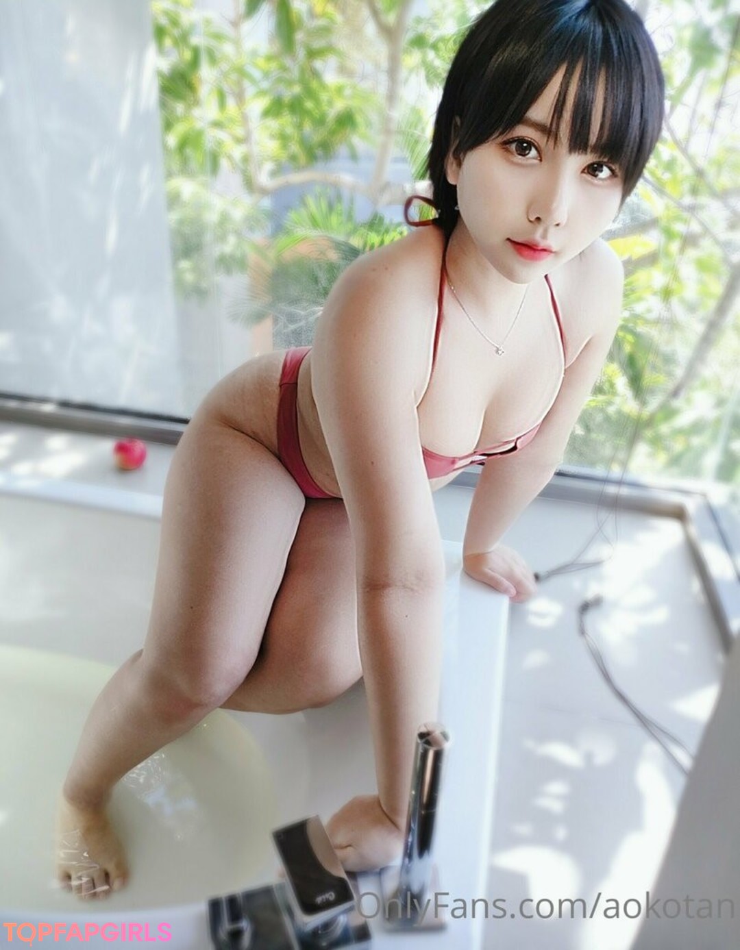 Aokotan naked model img