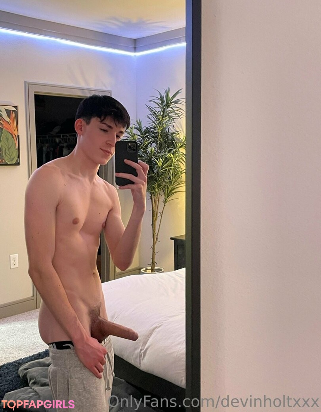 devinholtxxx xxx model galleries