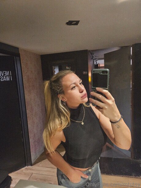 mtutsy pornstar xxx pics