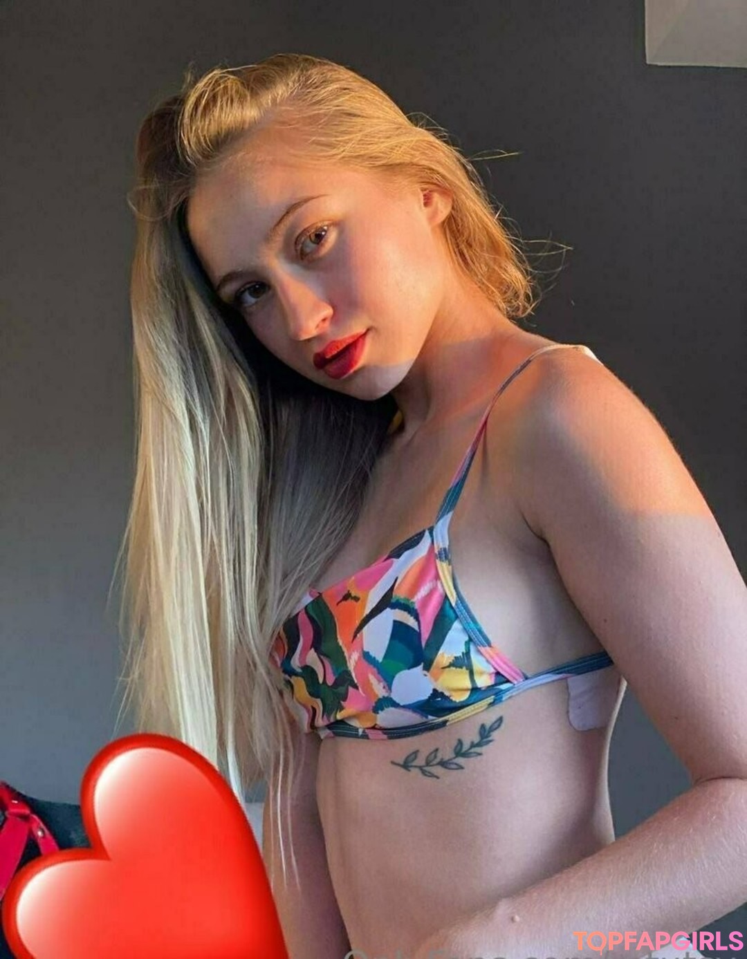 mtutsy erotic star photos