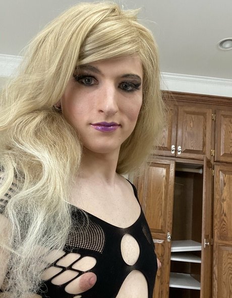 petite skinny onlyfans beautiful photos