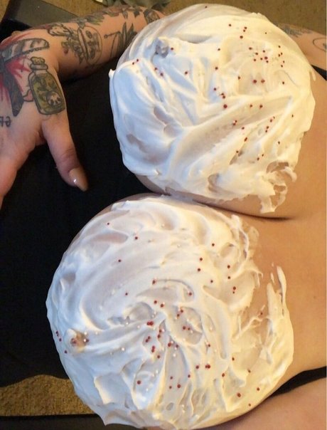 SpookyGirlLove exclusive star pic