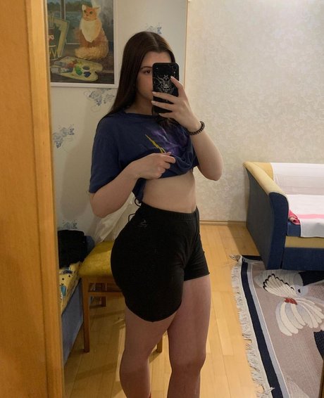 ell8ta hot actress photo