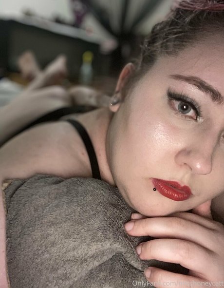 misshoneycatt sexy star pics