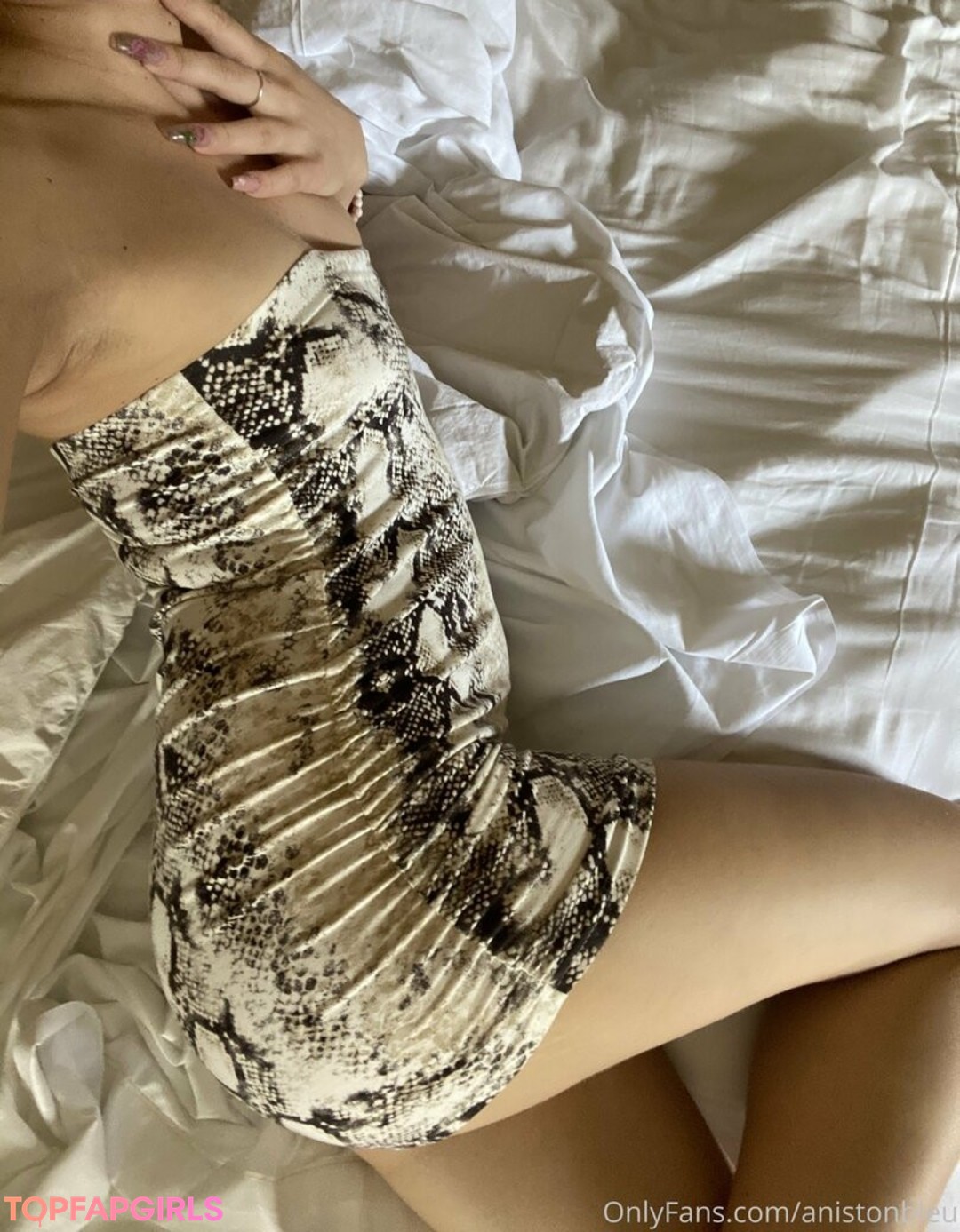 anistonbleu adult model images