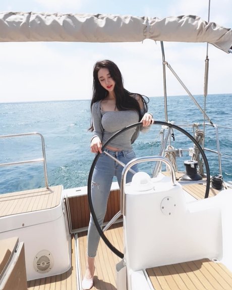 blonde midget onlyfans erotic gallery