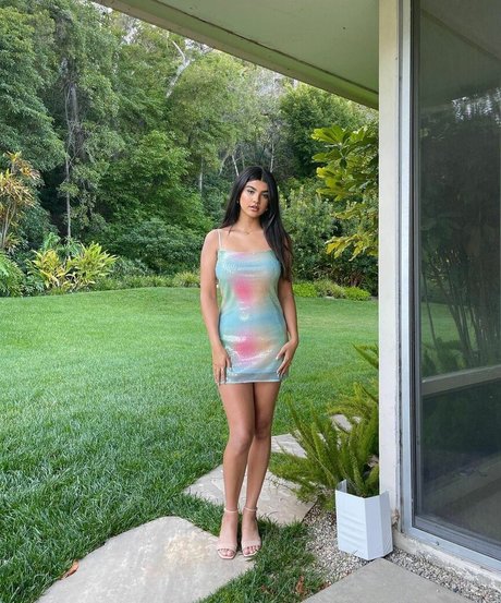 skinny brunette onlyfans sexy naked pic