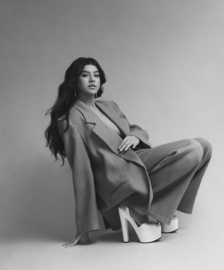 brunette petite onlyfans sexy photo