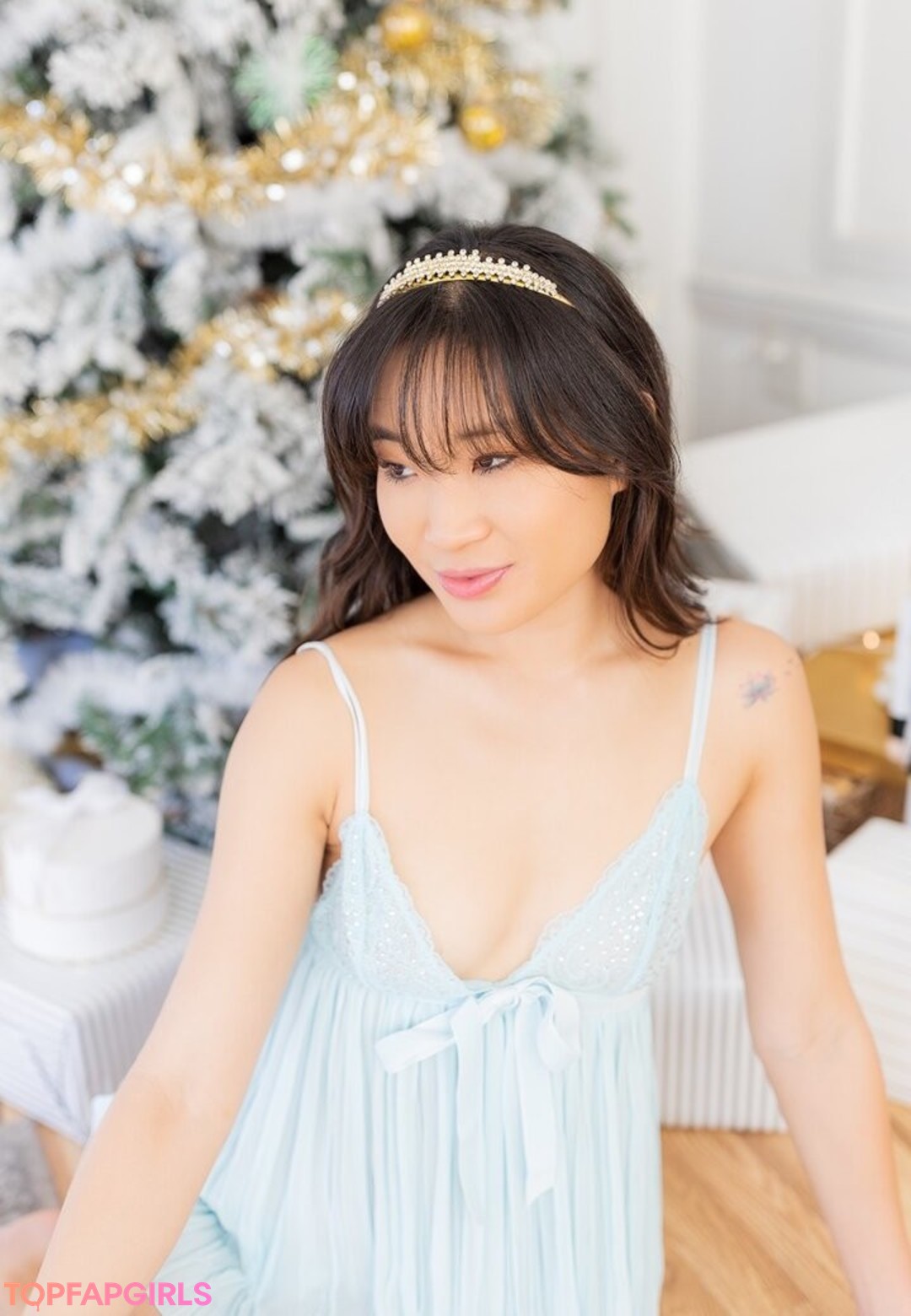 Jeannie Elise Mai free model archive