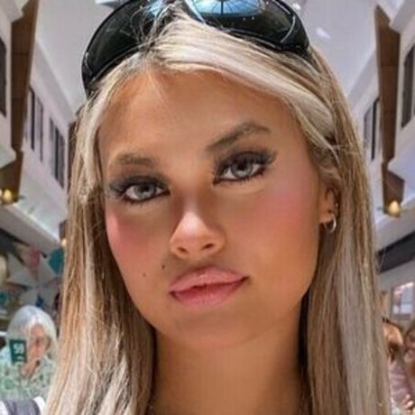 jasmijn isabella model nude pictures