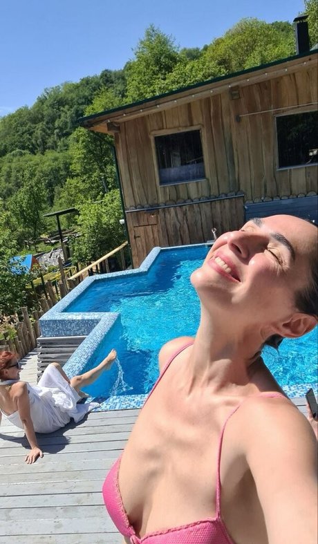 yladoyla art actress picture