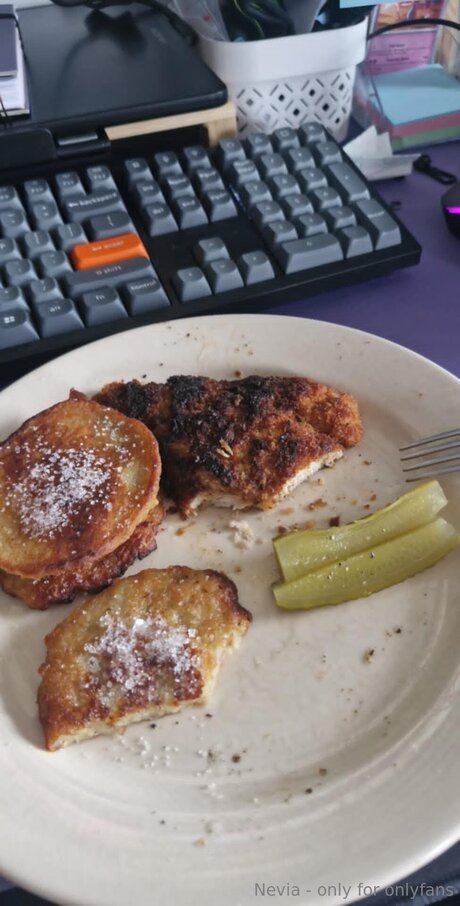 queen nevia pornstar nudes galleries