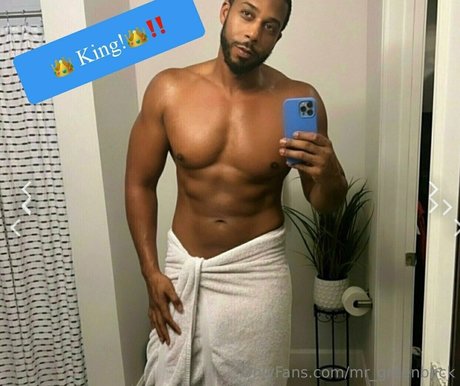 mr greenback hot model pics