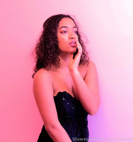 sincerelyamused model xxx images