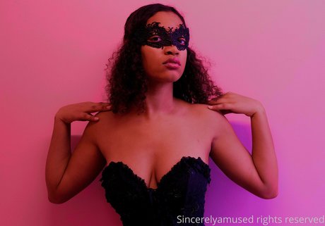 sincerelyamused erotic star img