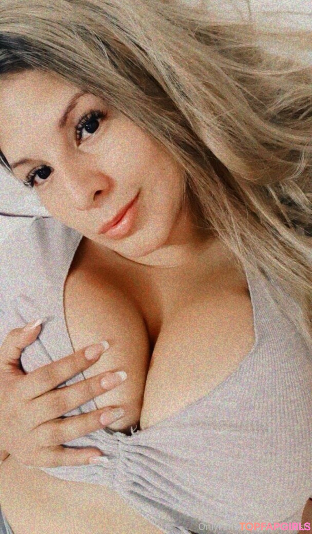 richbreasts actress photo