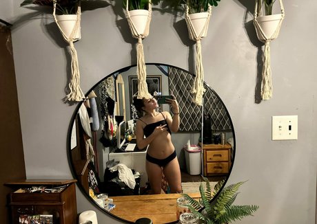 lizzieconrad pornstar xxx pics