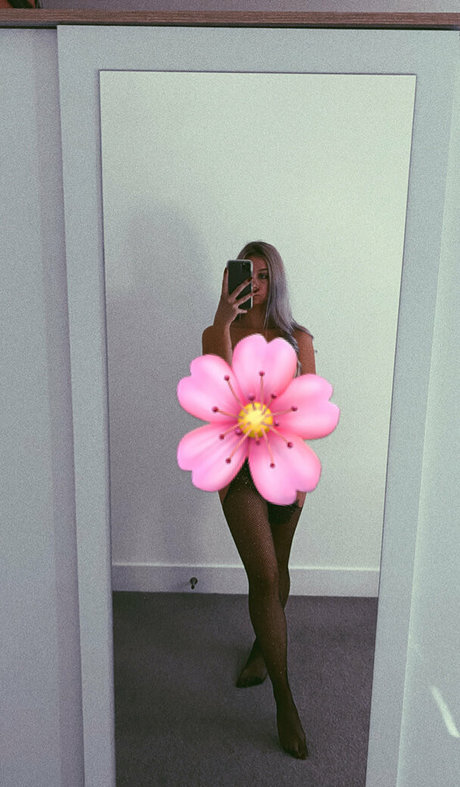 sxphieefree model high quality image