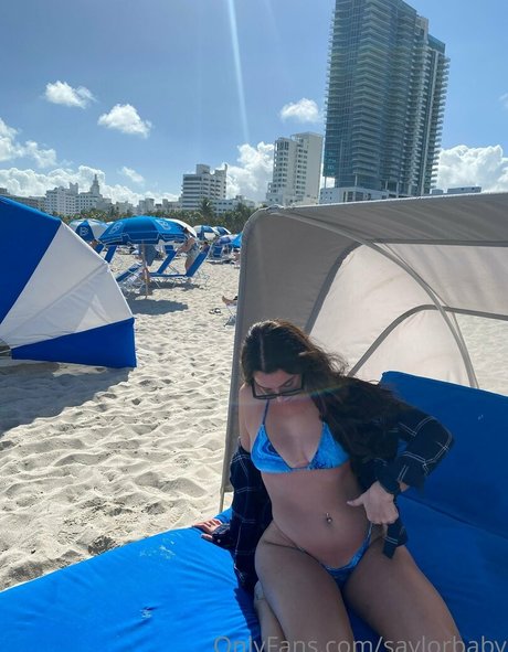 Ashley Aoky star top image