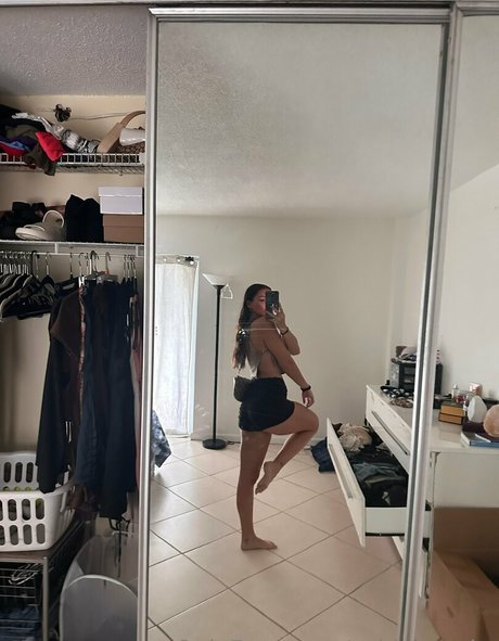 Ashley Aoky model perfect pictures