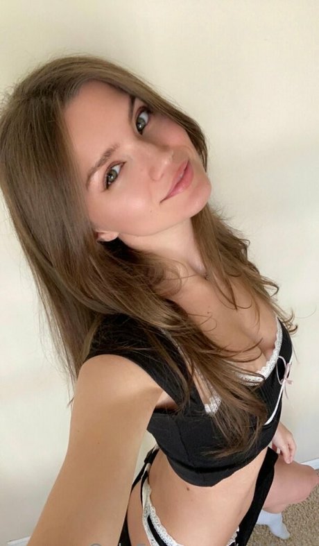 Nikkisia perfect star photo