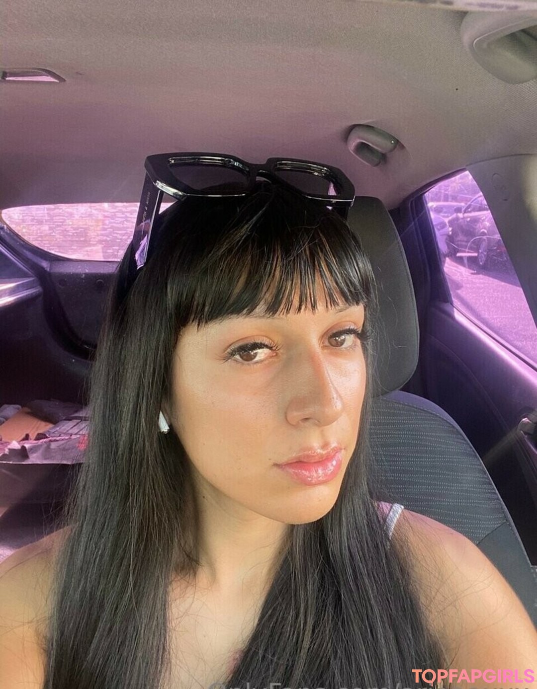 white shemale onlyfans naked photo