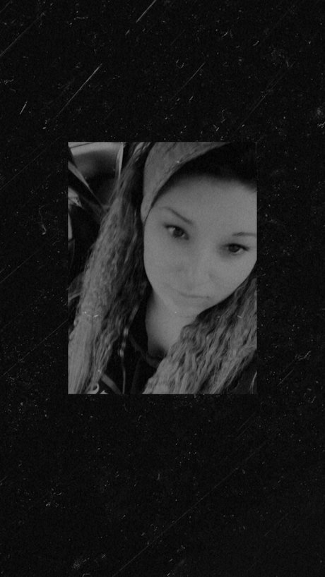 Rosiieella model nice image