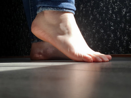 Photo Feet Queen_ high quality pornstar image
