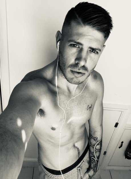 Shane Joel star nude pictures