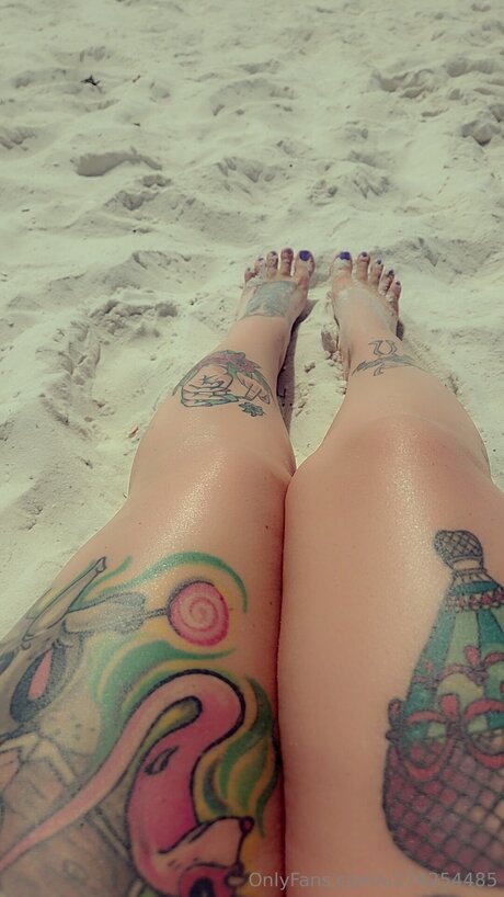 CurvyPeach pornstar erotic pic