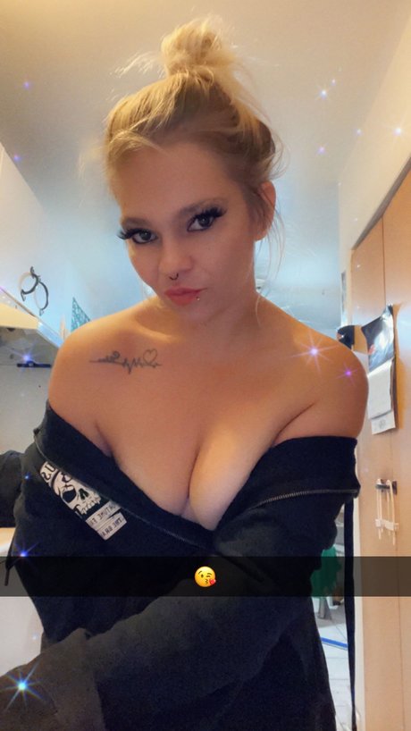 Queen mom69 star nude pictures