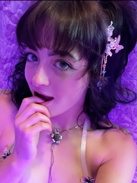 Venus Venom top profile image