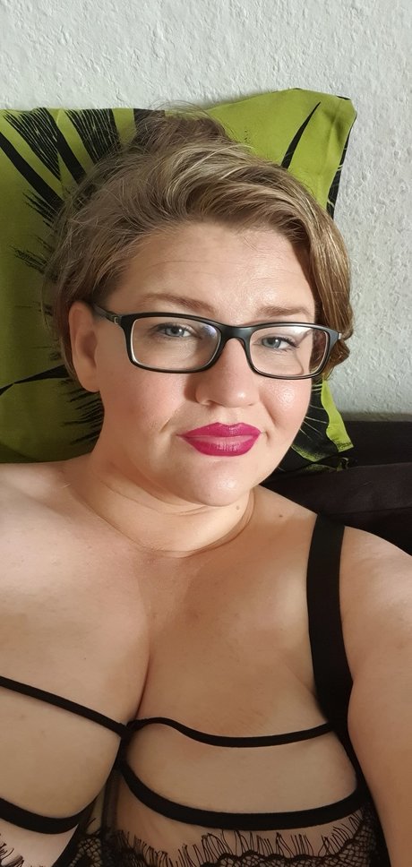 SexyLola hot model galleries