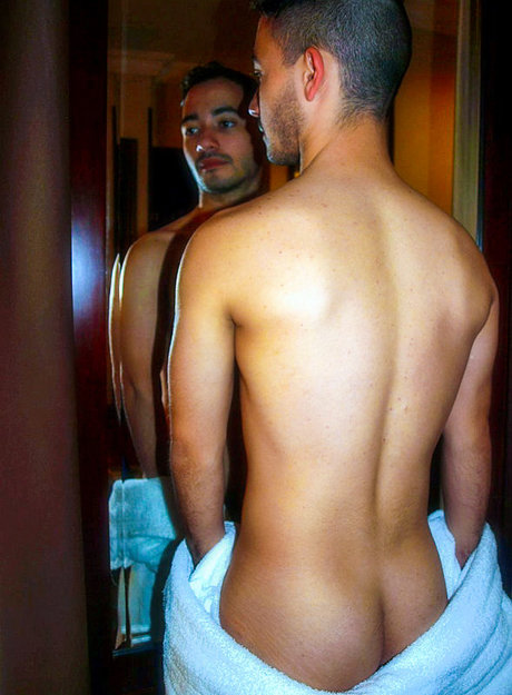 Yan pornstar naked img