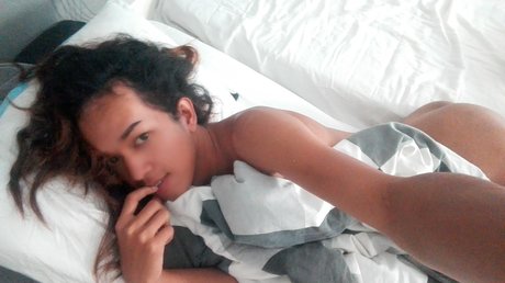 Sexy Thai Ladyboy_ free star images