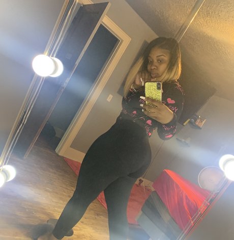 Nunuu art model picture